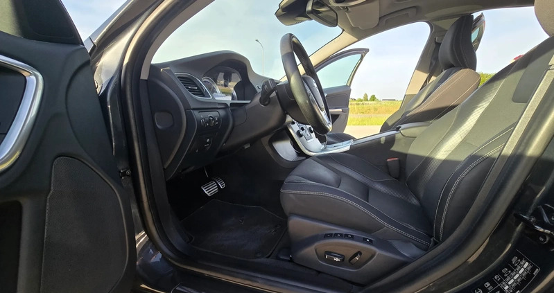 Volvo S60 cena 43900 przebieg: 227000, rok produkcji 2011 z Lublin małe 562